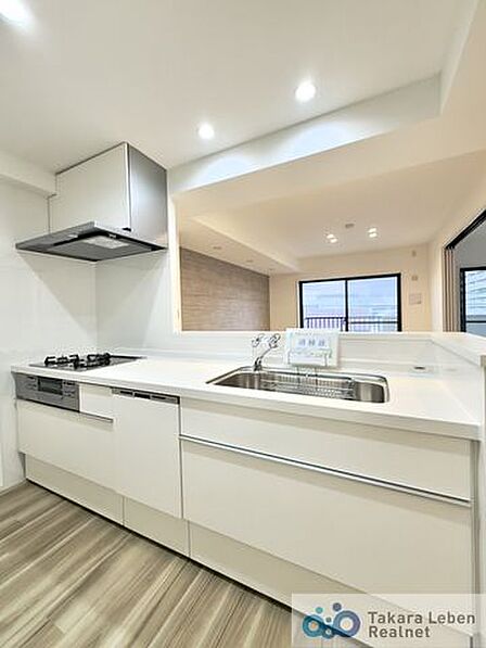 ご夫婦やご家族で並んでお料理ができるよう十分なスペースを確保しました。