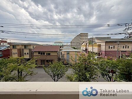 住戸からの眺望。窓の外に広がる大きく開けた眺望は、日々の暮らしの中に喜びを感じさせてくれ、心まで開放的にしてくれそうです。