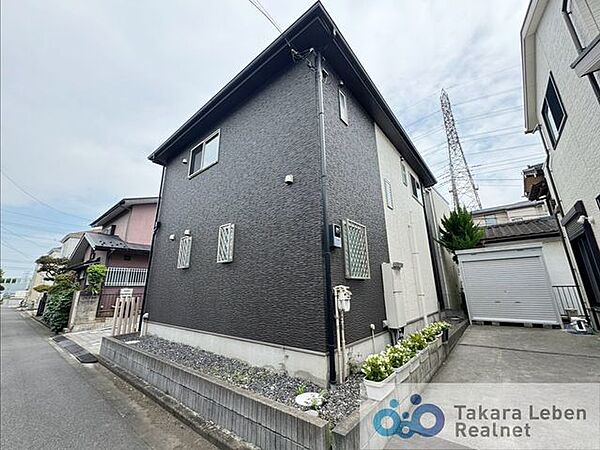 前面道路含む外観