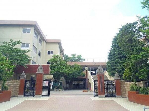 さいたま市立南浦和中学校 徒歩20分。 1540m