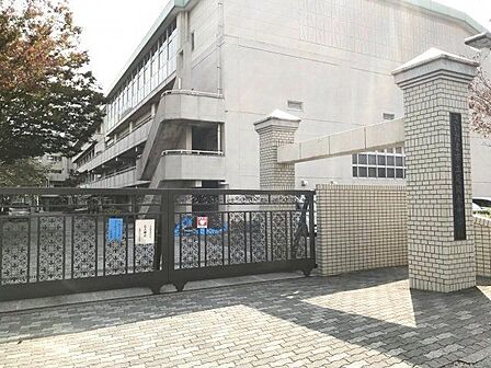 さいたま市立尾間木中学校 徒歩14分。 1100m