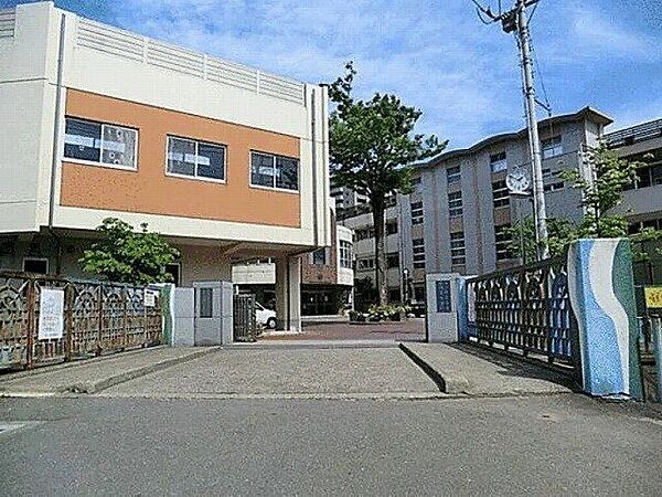 さいたま市立与野東中学校 徒歩11分。 850m