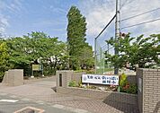川口市立前川小学校 徒歩9分。 680m