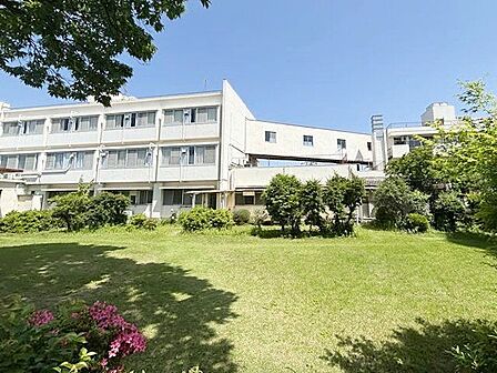 鳩ケ谷中央病院 徒歩18分。 1410m