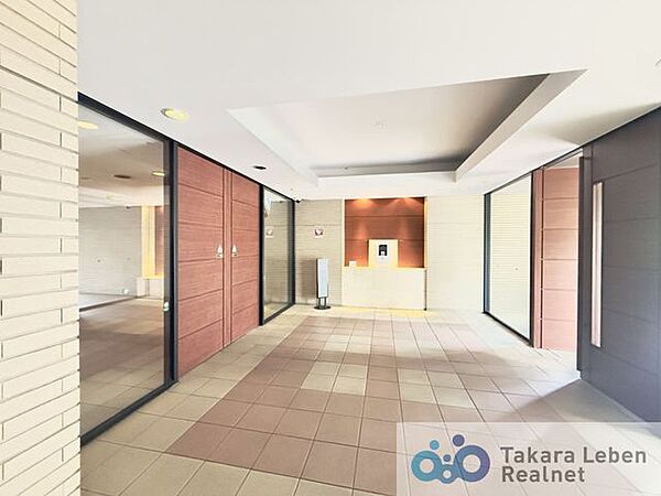 広々とした高級感溢れるエントランスが、ワンランク上の生活をお約束致します。