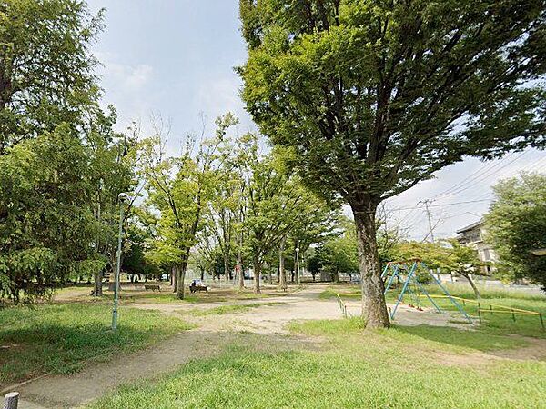 辻公園 徒歩9分。 710m