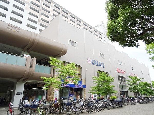 東武ストア高島平店 徒歩6分。 450m