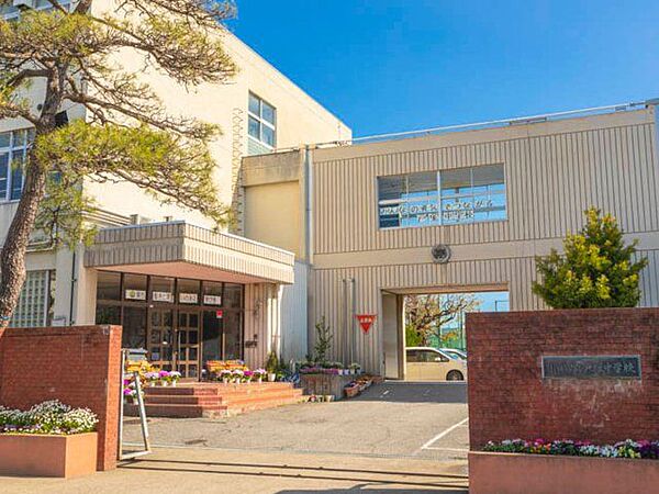 川口市立戸塚中学校 徒歩22分。 1690m