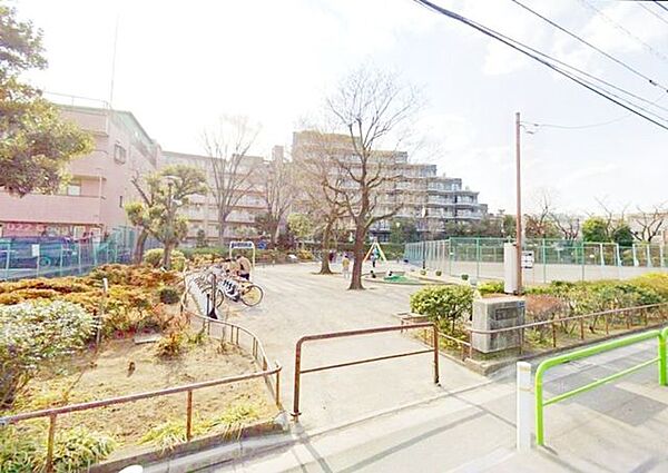 志村公園 徒歩10分。 740m