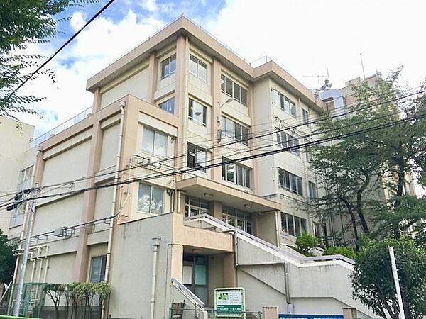 練馬区立大泉小学校 徒歩3分。 220m