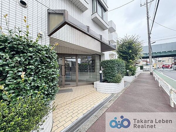 管理と清掃が行き届いたエントランス