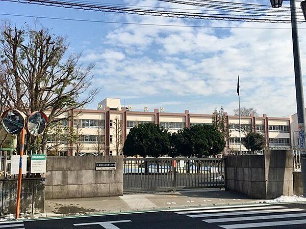 板橋区立志村第六小学校 徒歩5分。 350m