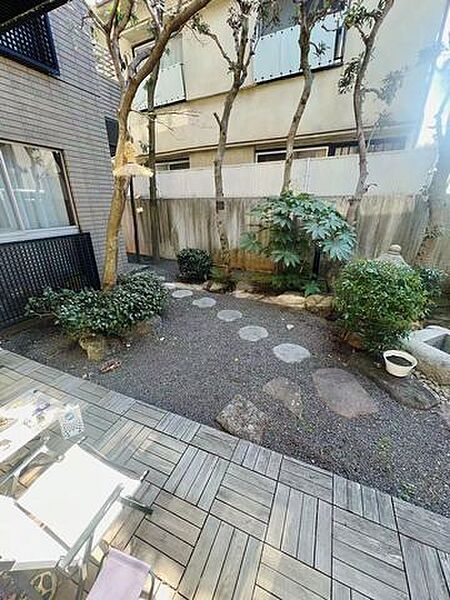 四季を肌で感じ、澄んだ空気で深呼吸できる自分だけのとっておきの空間。日々自然と触れ合うことで、朝も夜も快適に過ごすことができるでしょう。