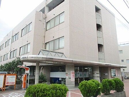 関野病院 徒歩9分。 660m