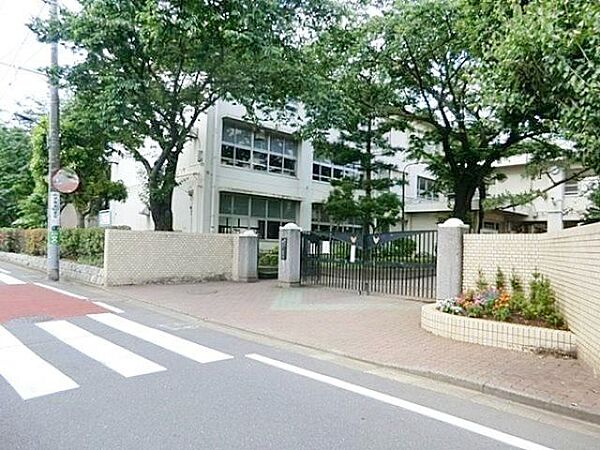 練馬区立開進第一中学校 徒歩1分。 50m