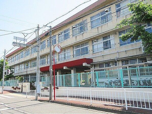 越谷市立光陽中学校 徒歩25分。 1940m