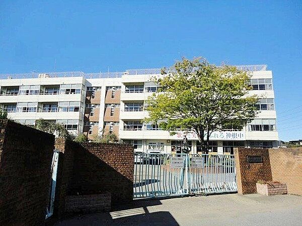 川口市立神根中学校 徒歩24分。 1900m
