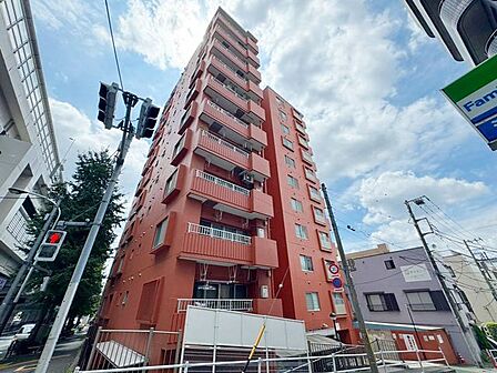 遊座大山やハッピーロード商店街など、施設充実の東武東上線【大山】駅徒歩8分。目の前にコンビニ有