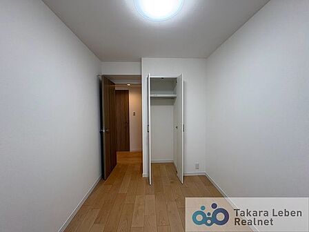 シンプルで使い勝手の良い洋室は、子ども部屋におすすめ。生活スタイルの変化にも柔軟に対応できます。