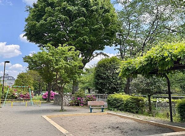二ノ橋児童遊園 徒歩1分。 20m