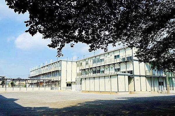 練馬区立下石神井小学校 徒歩7分。 510m