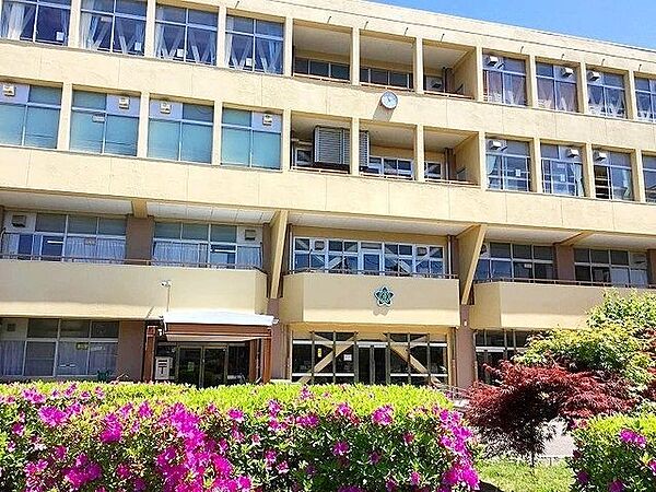 さいたま市立上小小学校 徒歩2分。 150m