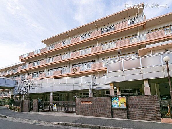 川口市立元郷南小学校 徒歩9分。 750m