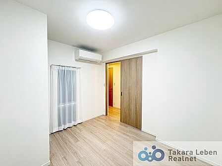 洋室約5.0帖。生活スタイルに合わせて自由に使える洋室。無駄のない間取りでプライベート空間を確保できます。