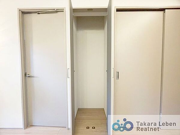 便利なリビング収納。物が溢れがちなリビングもすっきり片付きます。