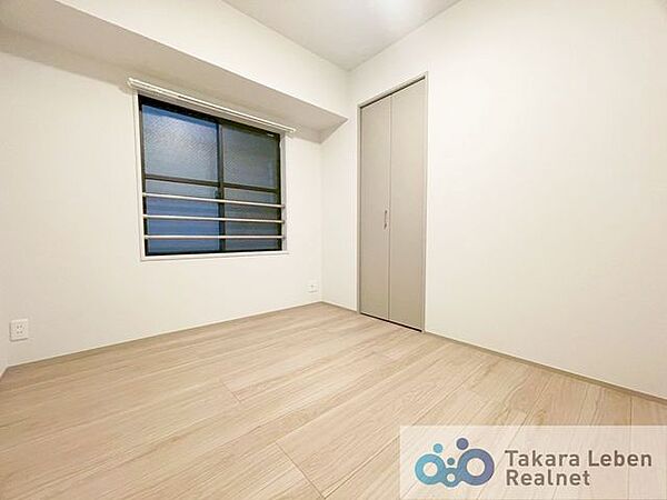 洋室4.1帖。生活スタイルに合わせて自由に使える洋室。無駄のない間取りでプライベート空間を確保できます。