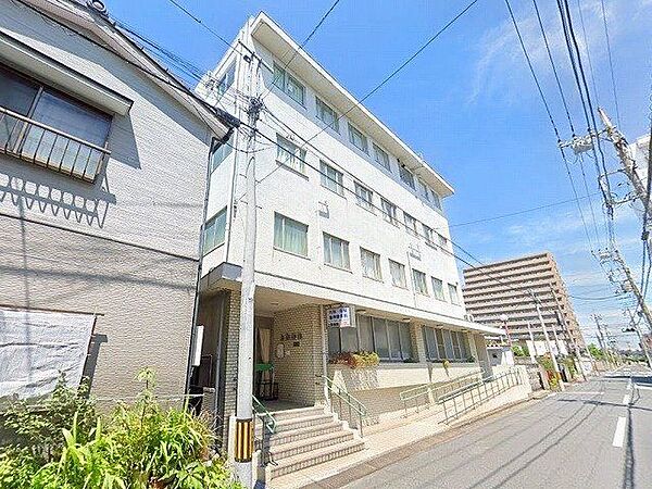 医療法人誠朗会上野病院 徒歩10分。 760m