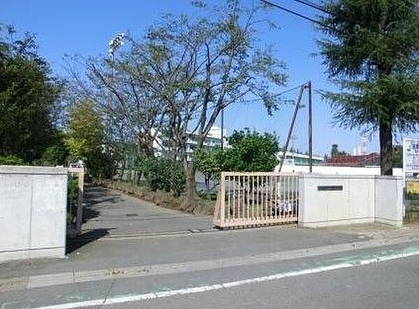 新座市立第三中学校 徒歩19分。 1510m