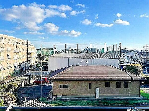 住戸からの眺望。風通しが良く、お洗濯物も早く乾きそうです。毎日のお洗濯が楽しみになりそうです。