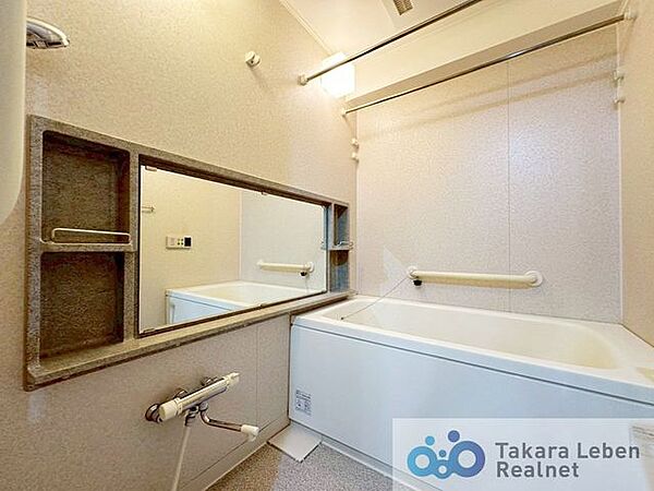 心からゆったりと寛いでいただけるよう、落ち着いたバスルームになっています。
