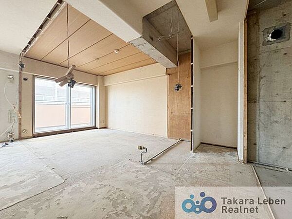 リフォーム工事中の内見も承っております！お気軽にお問い合わせくださいませ（撮影日：2026年9月14日）