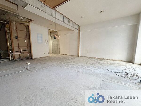リフォーム工事中の内見も承っております！お気軽にお問い合わせくださいませ（撮影日：2026年9月14日）