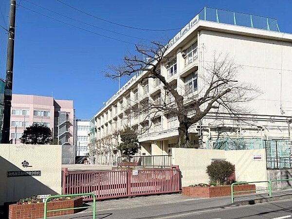 練馬区立石神井東中学校 徒歩10分。 750m