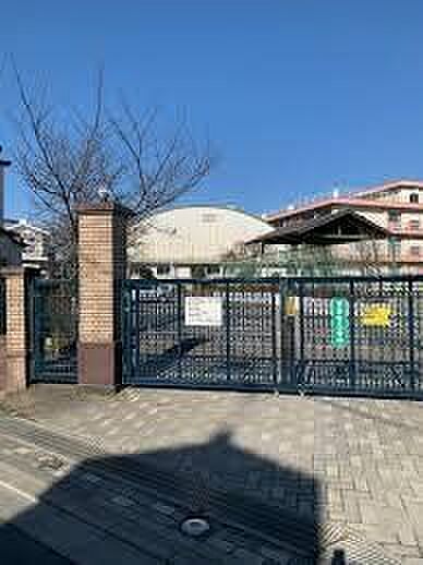 さいたま市立仲本小学校 徒歩11分。 850m