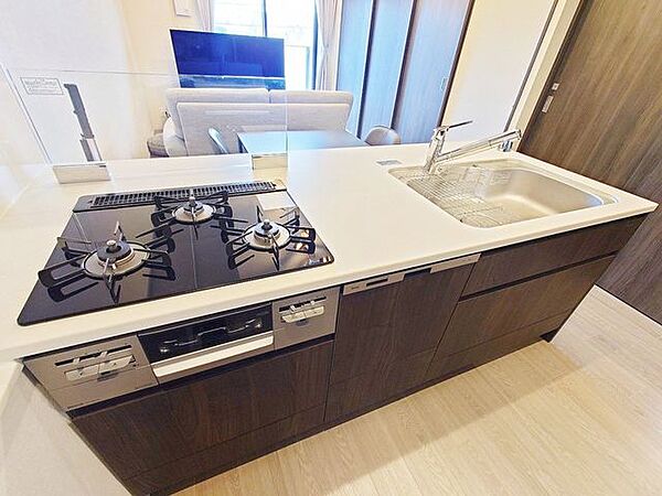 ご夫婦やご家族で並んでお料理ができるよう十分なスペースを確保しました。