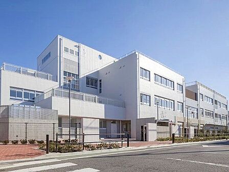 板橋区立中台中学校 徒歩9分。 700m