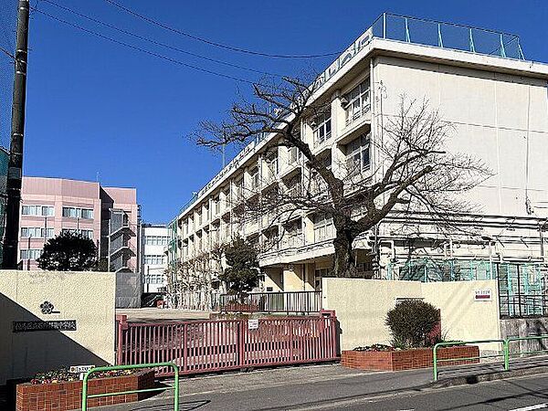 練馬区立練馬東中学校 徒歩13分。 1000m