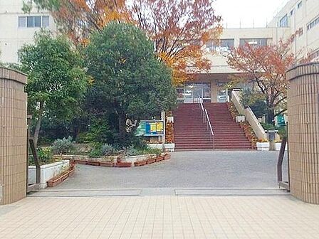 さいたま市立上大久保中学校 徒歩8分。 600m