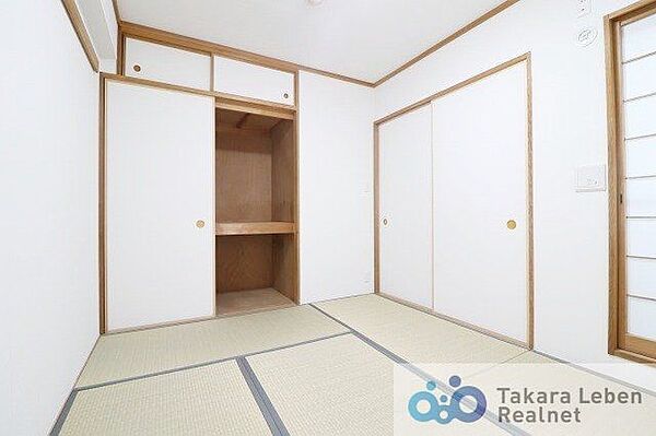 リビングに隣接した和室。独立したお部屋として利用しても良し。リビングダイニングと一体化しての大空間としての利用も良いですね。