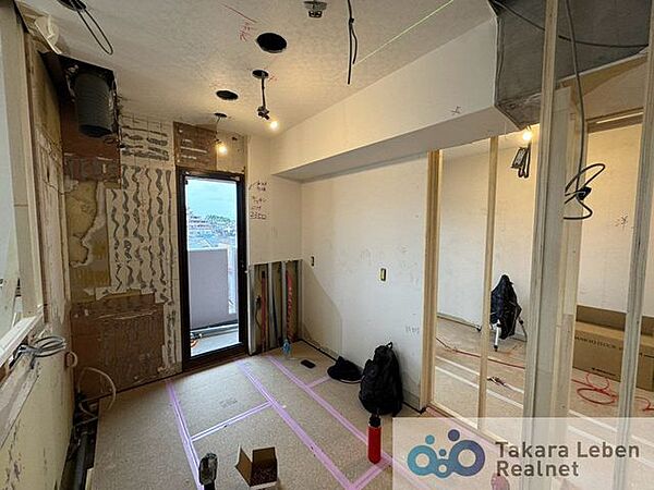 現在リフォーム工事中です。工事中の内見も承っております、お気軽にお問い合わせくださいませ！（撮影日：2026年8月29日)