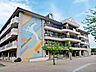 周辺：越谷市立出羽小学校 徒歩5分。 400m
