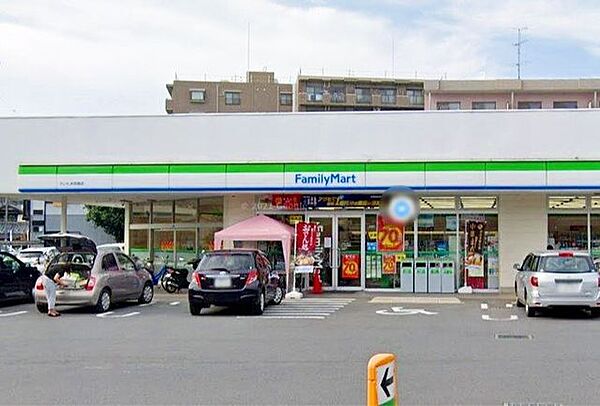 ファミリーマートさいたま西堀店 徒歩4分。 320m