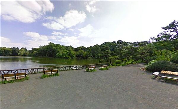 善福寺公園 徒歩7分。 550m