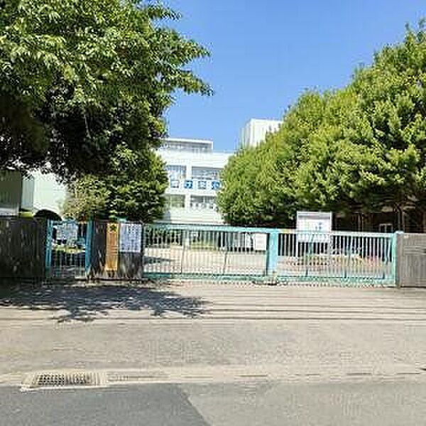 新座市立栄小学校 徒歩6分。 460m