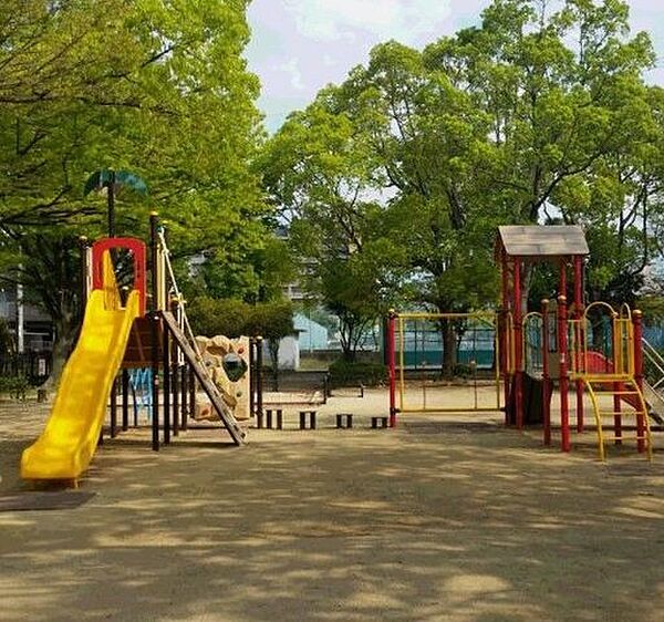 大泉公園 徒歩9分。 690m