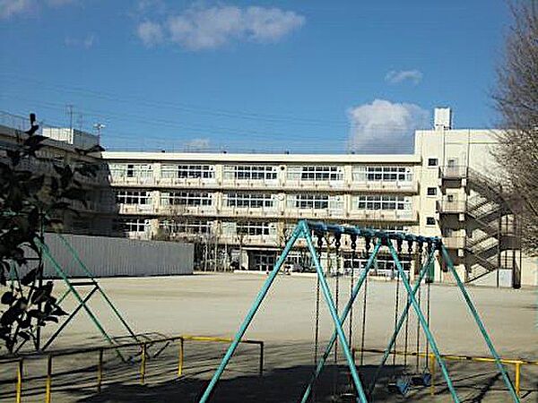新座市立東北小学校 徒歩7分。 510m